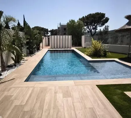 Cassis Lodges *