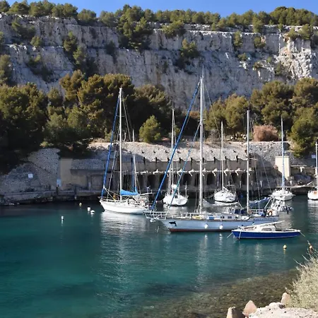 Cassis Lodges