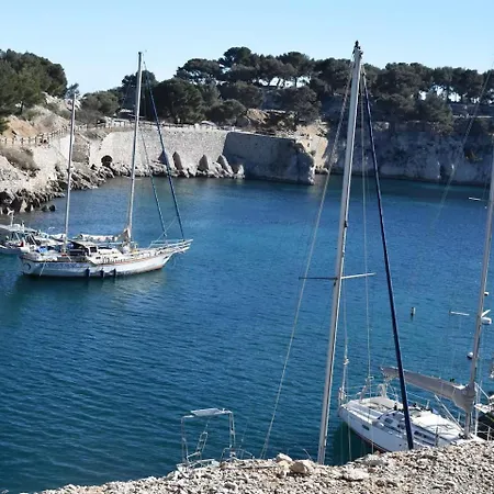 Cassis Lodges