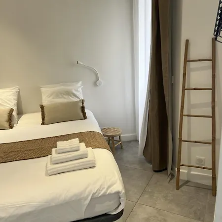 Cassis Lodges * カシ