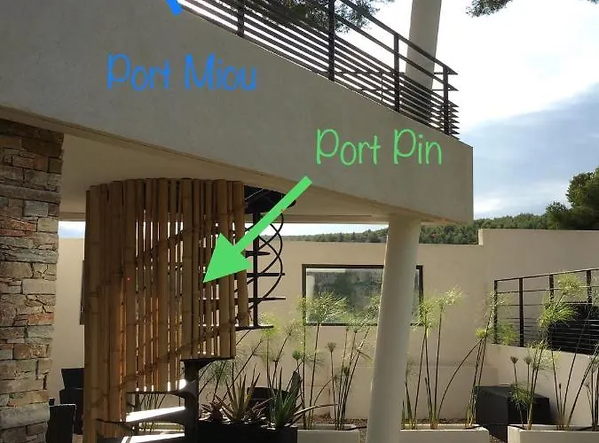 Cassis Lodges